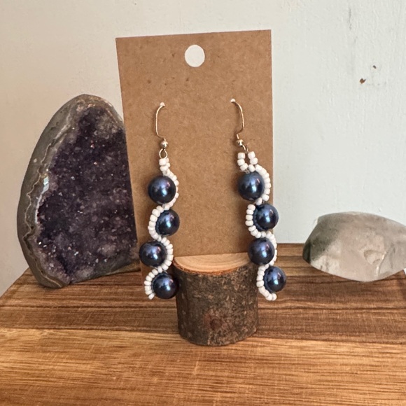 Elegant Pearl Drop Earrings - Picture 1 of 1